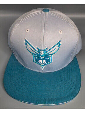Mitchell & Ness Teal NBA Charlotte Hornets Adjustable Snapback Hat Cap Pre-Owned